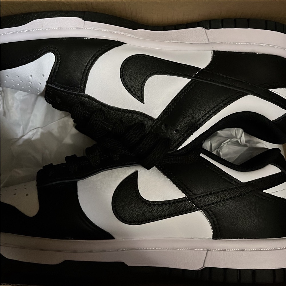 black & white panda dunks. - Picture 1 of 7